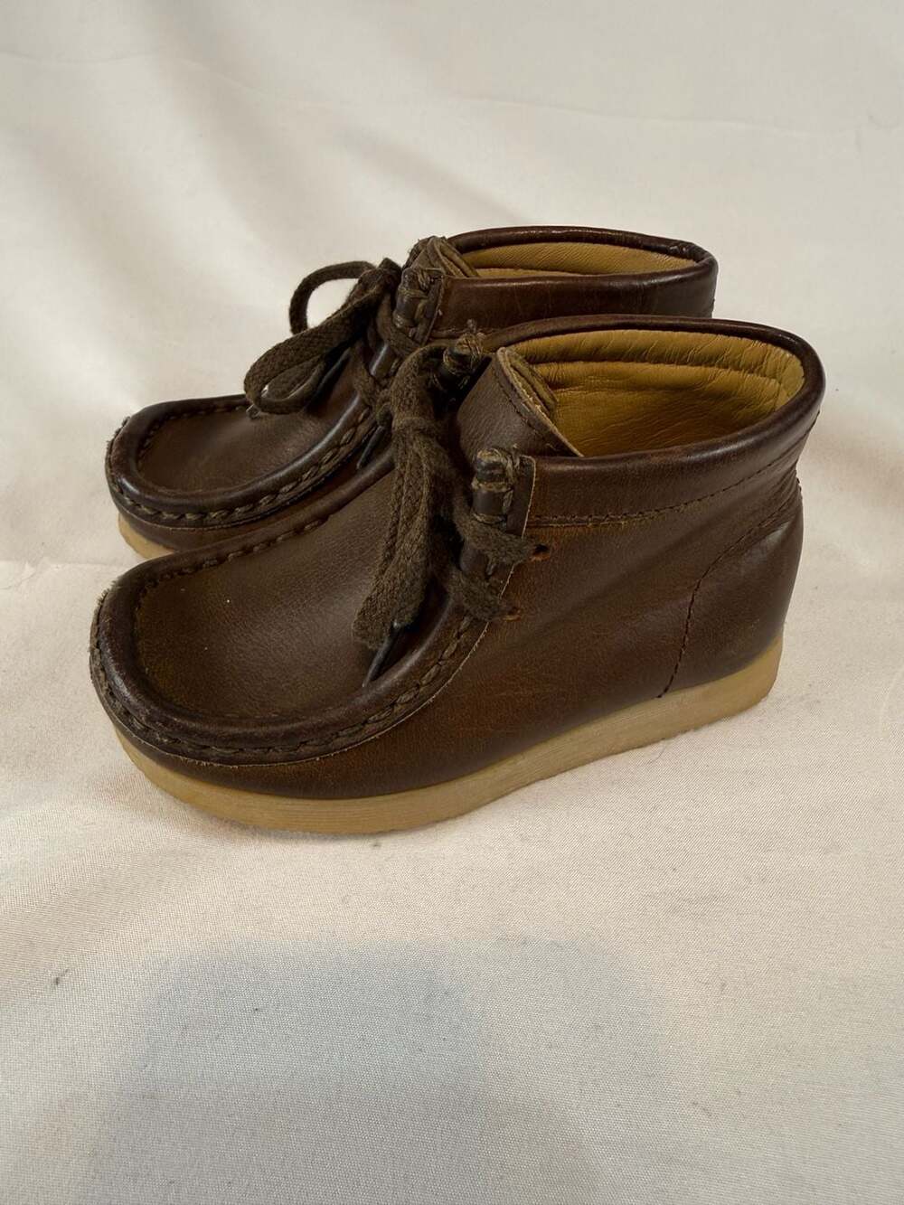 Clarks Kids Originals Wallabee Boot Size 6 Brown Leather Quiet Luxury Old Money